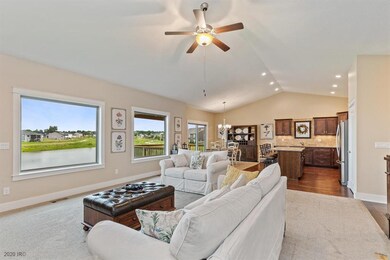 9518 Rushbrook Dr, Johnston, IA 50131 - photo 5