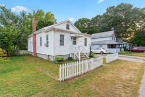 68 Wilson Ave, Warwick, RI 02889 - photo 2