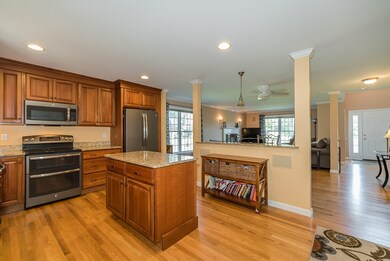 28 Pineo Farms Rd, Seabrook, NH 03874 - photo 4