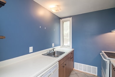 232 N East St unit 12, Amherst, MA 01002 - photo 7