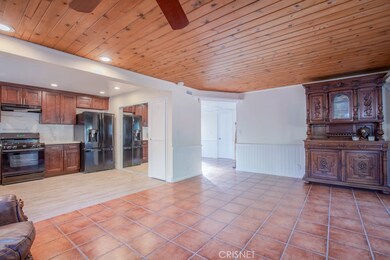 21805 Providencia St, Woodland Hills, CA 91364 - photo 2
