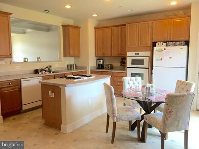 724 Raven Ave, Gaithersburg, MD 20877 - photo 2