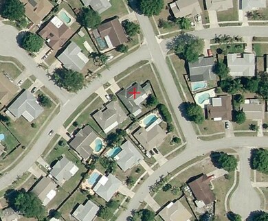 585 Parkside Ave - Aerial Photo