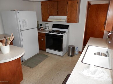 538 N Fillmore Ave, Scranton, PA 18504 - photo 3