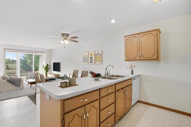 939 Cypress Rd unit 53, Saint Cloud, MN 56303 - photo 6