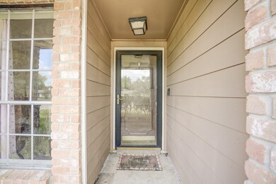 16926 Blackhawk Blvd, Friendswood, TX 77546 - photo 5