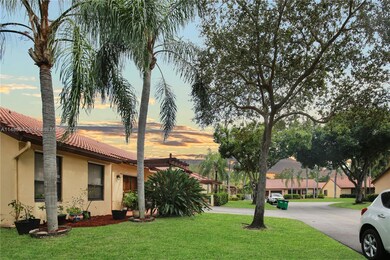 7252 Solandra Ln, Tamarac, FL 33321 - photo 2