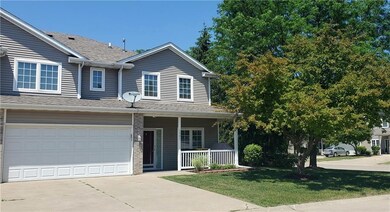 Fantastic 2 story end unit with SE exposure