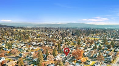 527 E Queen Ave, Spokane, WA 99207 - photo 4