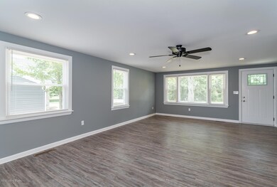 5700 E Manslick Rd, Louisville, KY 40219 - photo 2