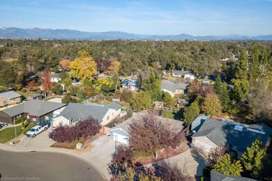 1090 Monterra Ln, Redding, CA 96002 - photo 4