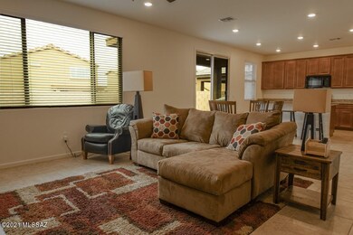 CALLE TIPOY famil room