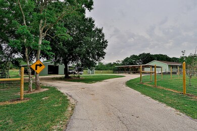 2044 Bunyard Rd, Alvin, TX 77511 - photo 6