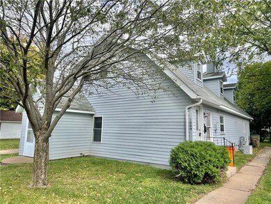 Upper unit side entrance