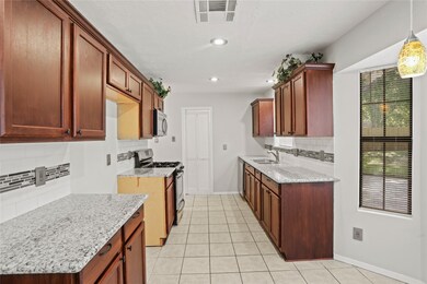 14927 Shady Bend Dr, Houston, TX 77070 - photo 7