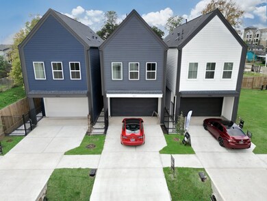 4313 Arlington St, Houston, TX 77022 - photo 4