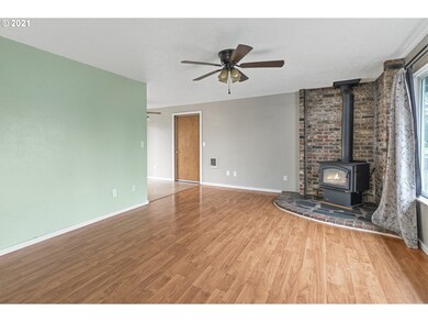 331 NE Yamhill St, Sheridan, OR 97378 - photo 7