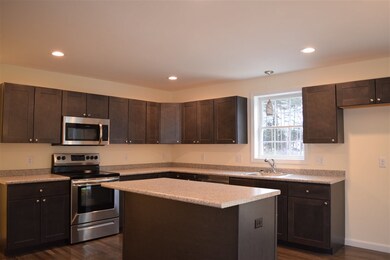 93 Millers Farm Dr unit 16, Rochester, NH 03868 - photo 3