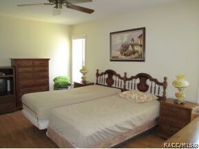 MBR w/laminate flooring