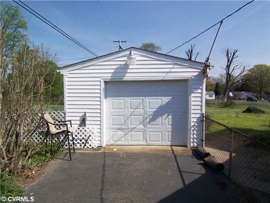 Parking Lot/Garage - 15 X 23 detached garage, heat