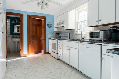 15 Gill Kitchen 1