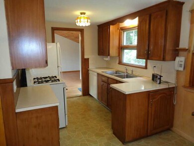 173 Lawnacre Dr, Cranston, RI 02920 - photo 7