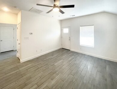 501 W Munson St, Denison, TX 75020 - photo 5