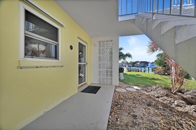 1315 Bayshore Dr unit 102, Fort Pierce, FL 34949 - photo 5