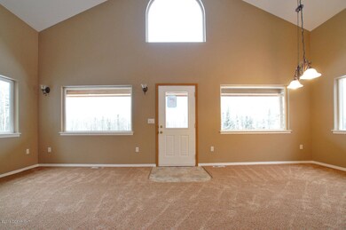 Living Area/Entry