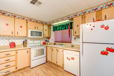 Kitchen (3)