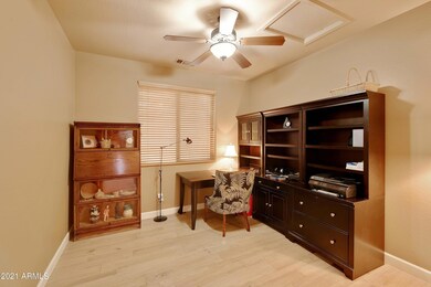 351 W Vinedo Ln, Tempe, AZ 85284 - photo 6