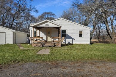 1733 Cottage Grove Ave, Evansdale, IA 50707 - photo 2