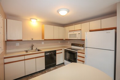 200 Indian Rock Rd, MerriMacK, NH 03054 - photo 4