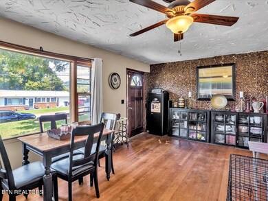 124 Vernon Dr - 3