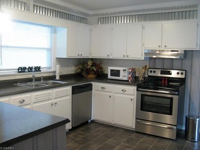 1656 Arrow Wood Rd, Asheboro, NC 27205 - photo 4