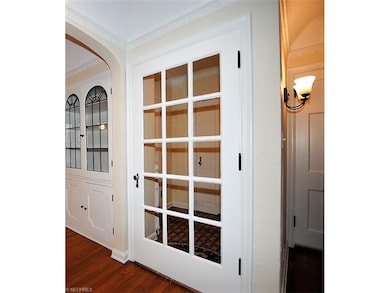 BEAUTIFUL FRONT ENTRY WITH ORIGINAL TILE AND WIDE 