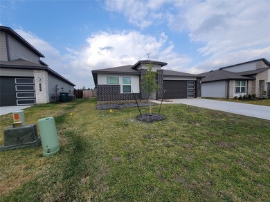 12111 Bear River Dr, Conroe, TX 77384 - photo 3