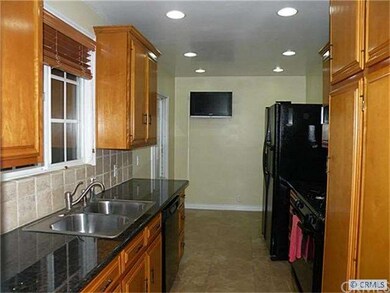 Kitchen (2)
