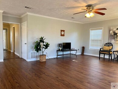 2052 N Robison Rd, Texarkana, TX 75501 - photo 4