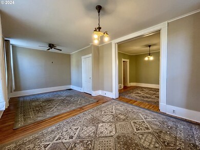 420 E 4th St, the Dalles, OR 97058 - photo 4