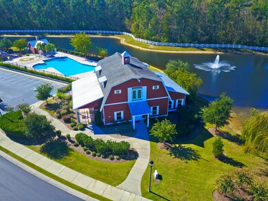 Pool & Clubhouse