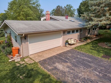 107 E Benton St, Oswego, IL 60543 - photo 3