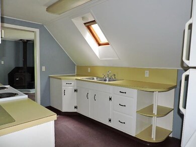 8 Raccoon Aly, Hillsborough, NH 03244 - photo 7