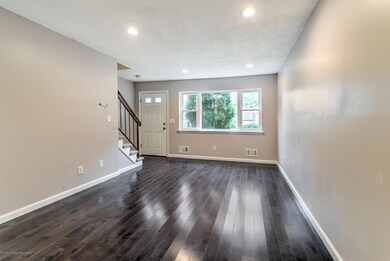002_LIVING ROOM