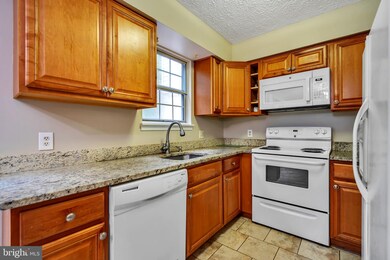 12045 Winding Creek Way, Germantown, MD 20874 - photo 7