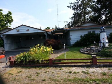 927 Mayfair Ln, Grants Pass, OR 97527 - photo 2