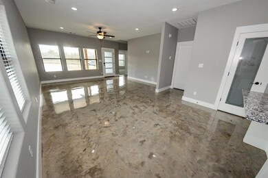 512 W Locust St, Whitewright, TX 75491 - photo 3