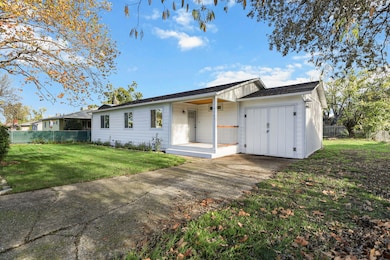 19367 Lucille St, Anderson, CA 96007 - photo 2