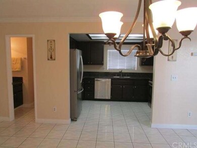 LivingRoomToKitchenEntrance