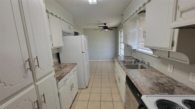 2100 Granbury St unit 2102, Cleburne, TX 76033 - photo 6
